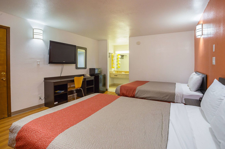 Motel 6 Brinkley, AR