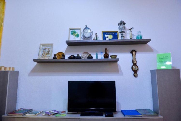3 Bedrooms Apartment