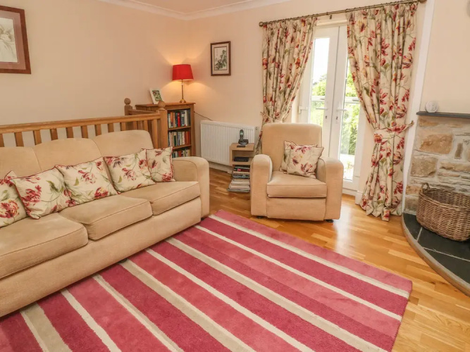 2 Riverside Cottages