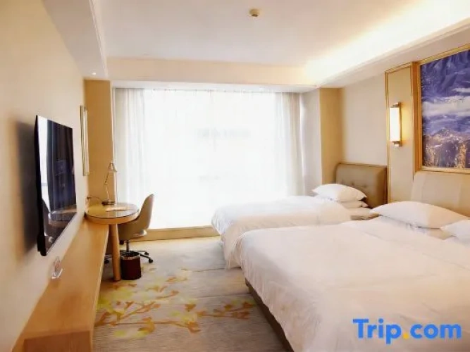 Deluxe Triple Family room