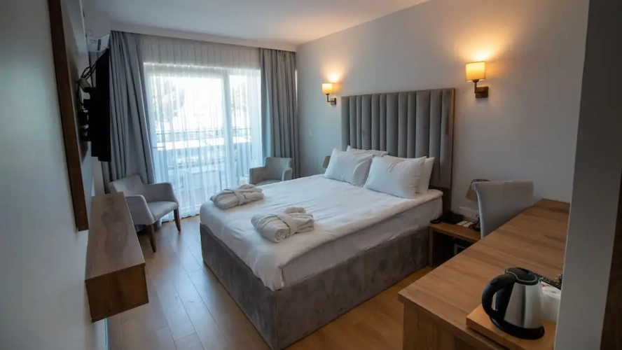 Standard Double room with lake view