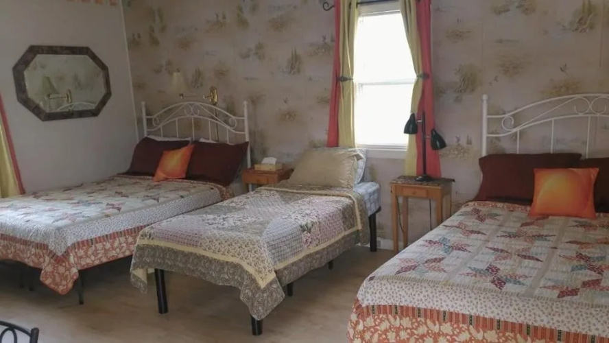 Midway Lodging