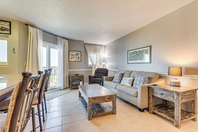 Gulf Highlands Getaway w/ 6 Pools & Beach Access