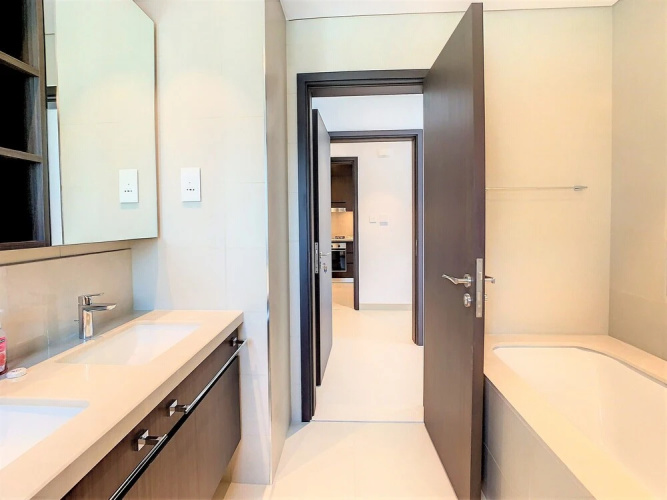 Stunning Apt with Balcony - Dubai Mall access