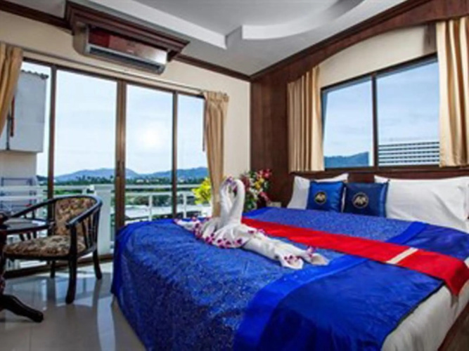 Triple Rund Place Hotel