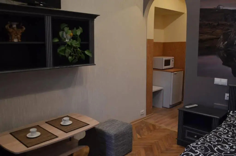 7 Apartments
