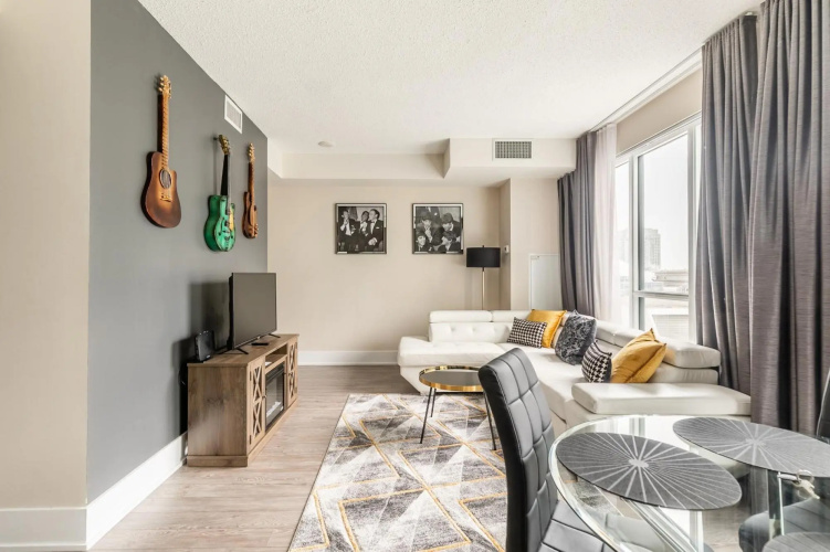 1bd Premier Condo 300front Str W