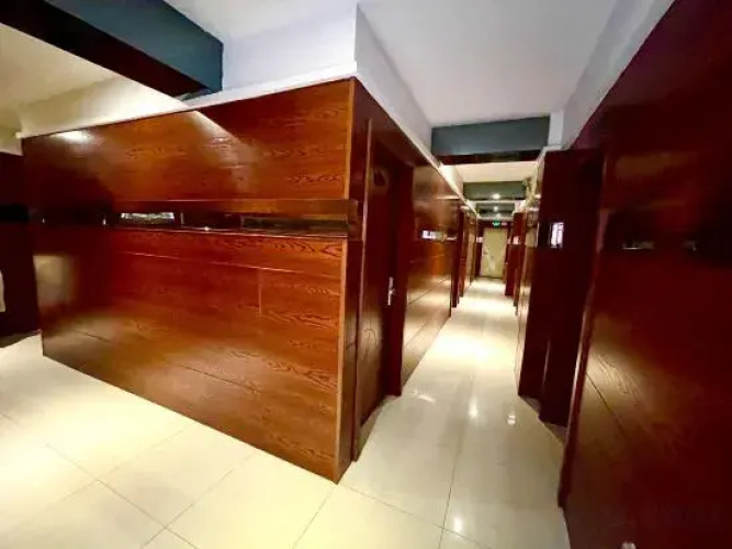 Jinyi Business Hotel