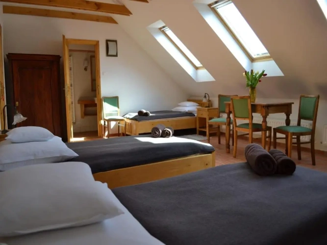 Standard Triple room
