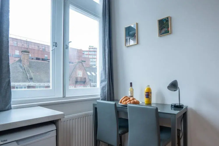 Flat 22
