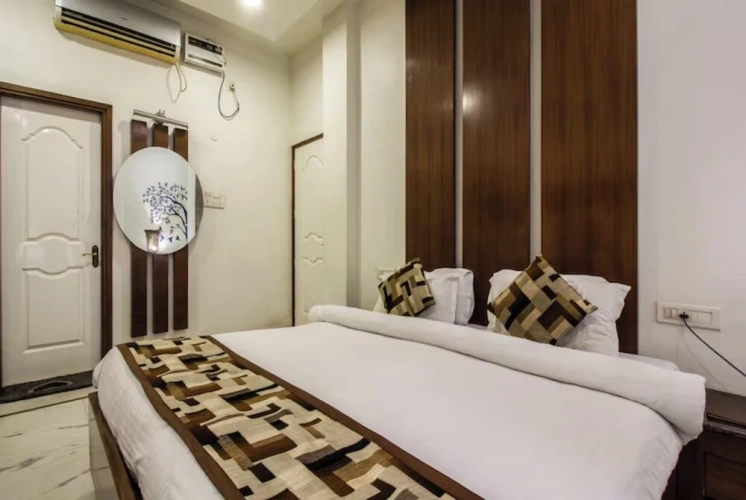 Deluxe Double room with city view