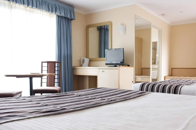 Reef Motor Inn