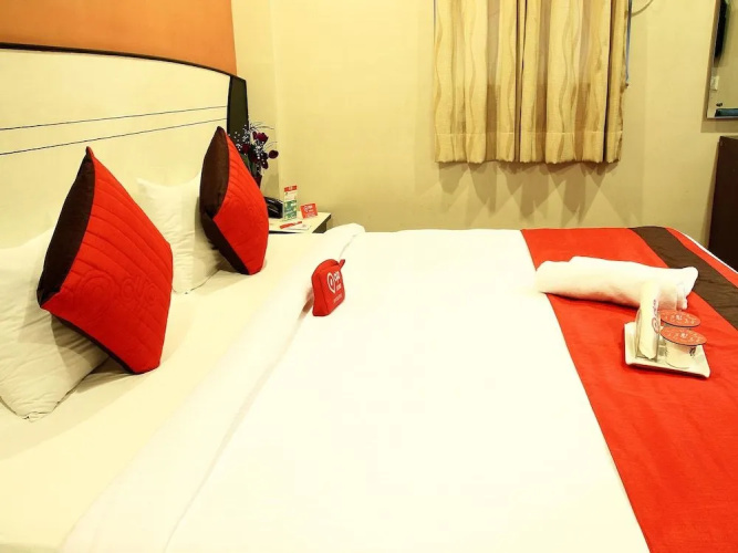 OYO 759 Hotel Rock Star
