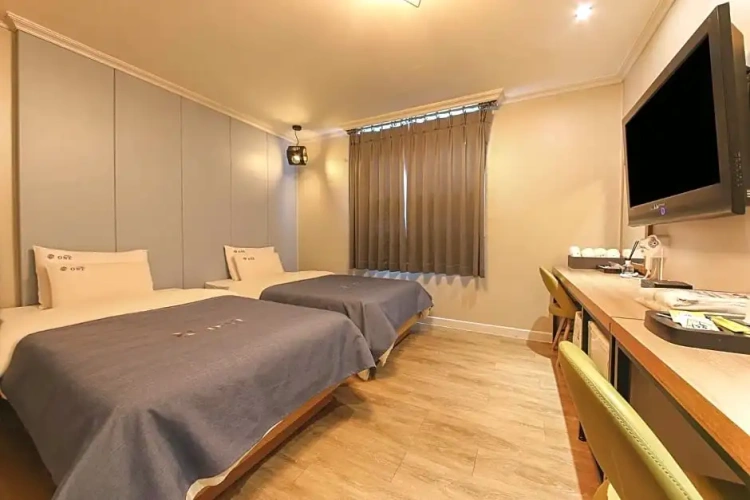 Standard Double room with view