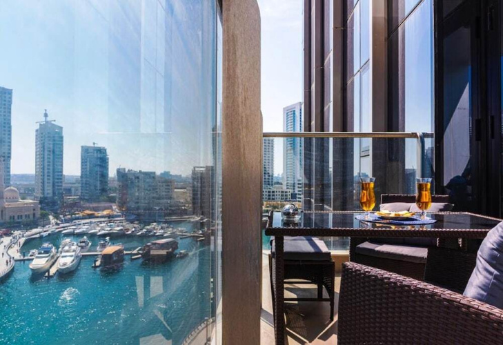 Gorgeous apartment with Marina view