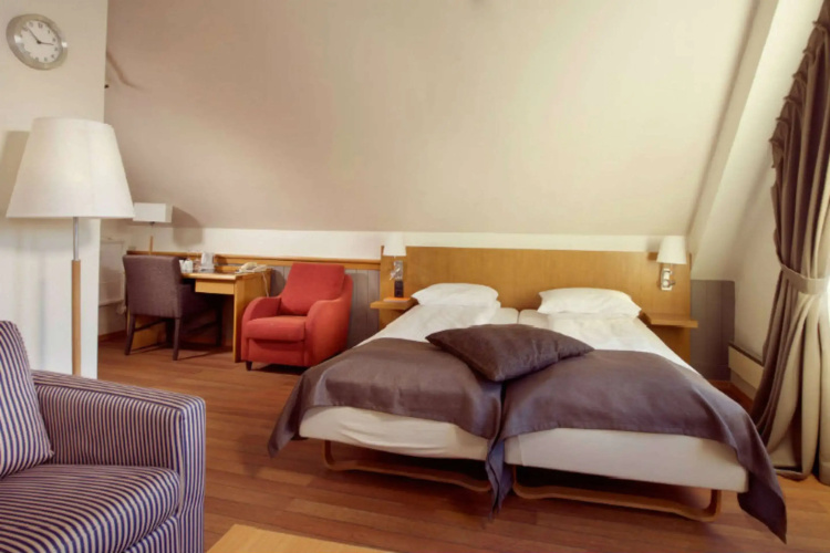 Home Hotel With