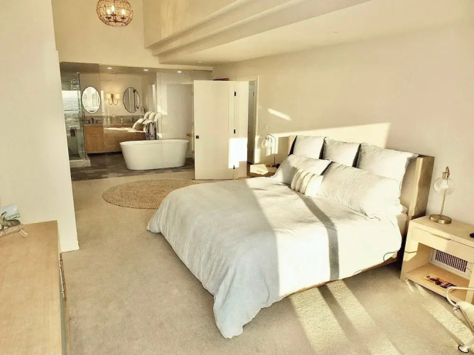 Beachfront Estate - LB Peninsula