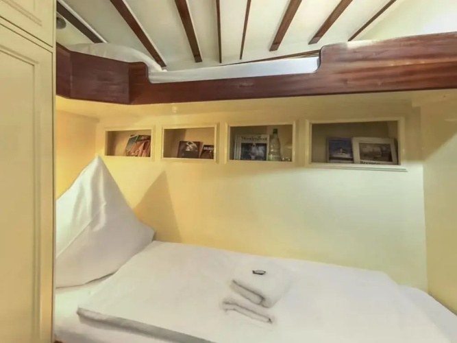 Hotelschiff Nedeva