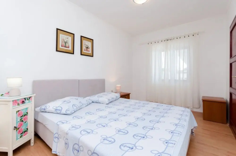 Apartment Goran
