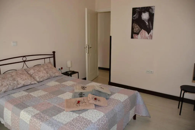 Modern apartment, 5΄ walk from central metro station