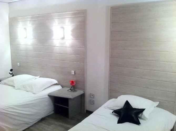 Standard Triple room