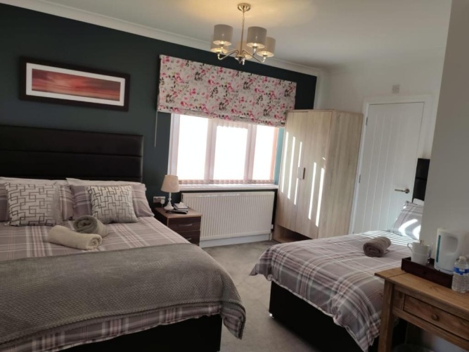 Standard Triple room