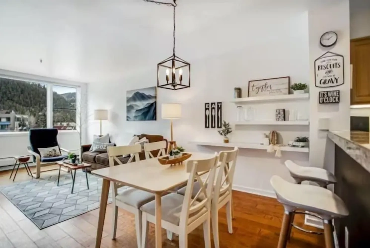 1 Bedroom Standard room with balcony and with lake view