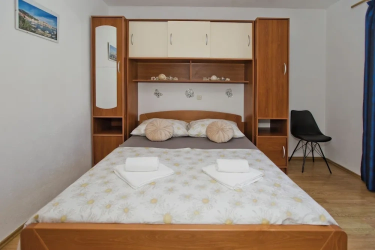 1 Bedroom Apartment with balcony and with sea view
