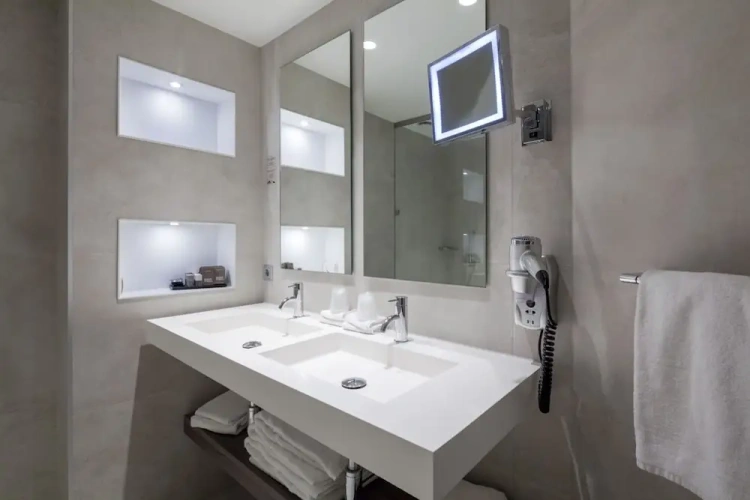 Superior Quadruple room