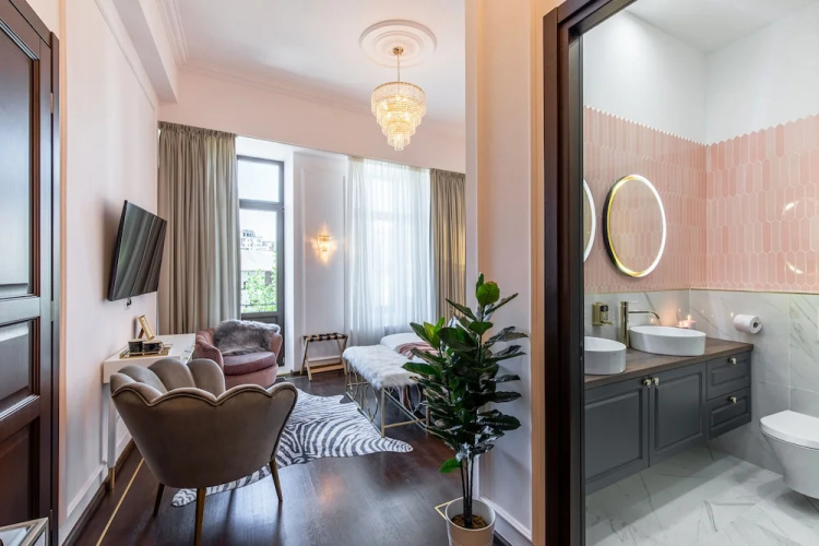 Old Town Luxury Suites
