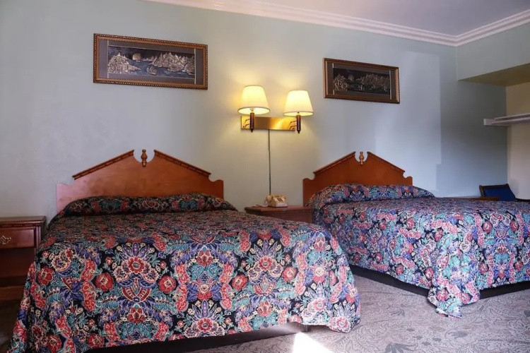 Four Corners motel