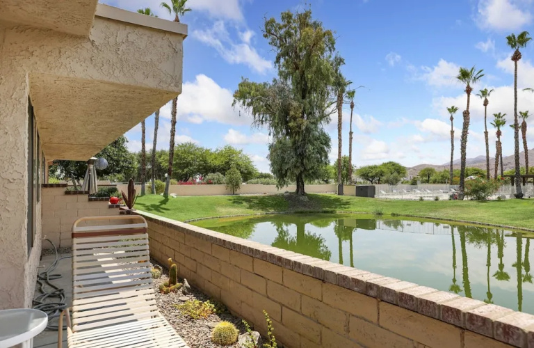 Spacious Single-story Condo With Golf Course Views
