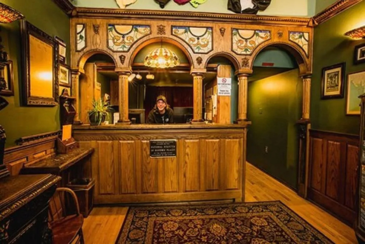 Alaskan Hotel and Bar