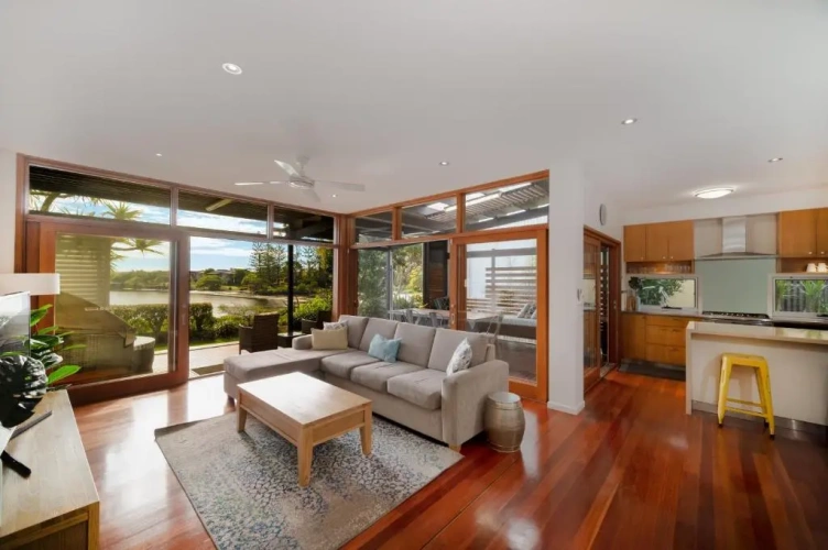 3 Bedrooms Cottage