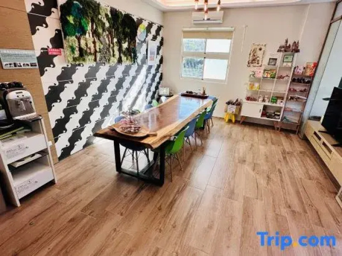 Yurong Hostel