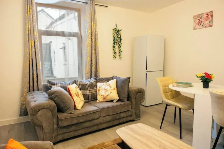 Central Cardiff Cozy 2BR Near Stadium Shops Uni