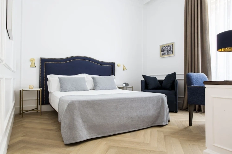 Superior Triple room