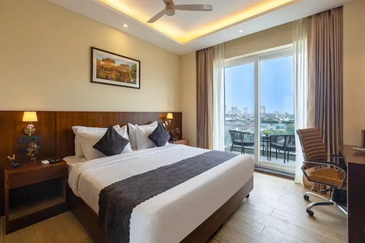 Saltstayz Premier - Manesar & Sector 86