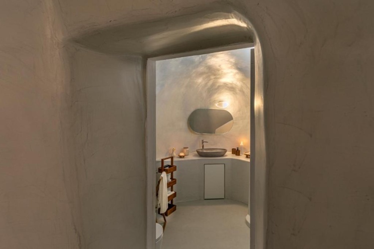 White Cave by Caldera Houses