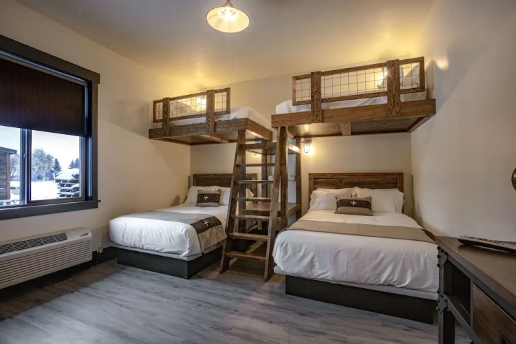 Standard Sextuple room