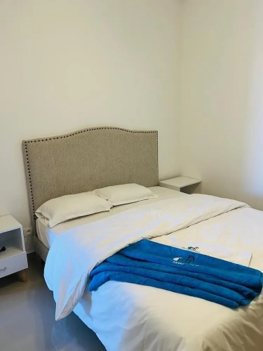 3 Bedrooms Apartment