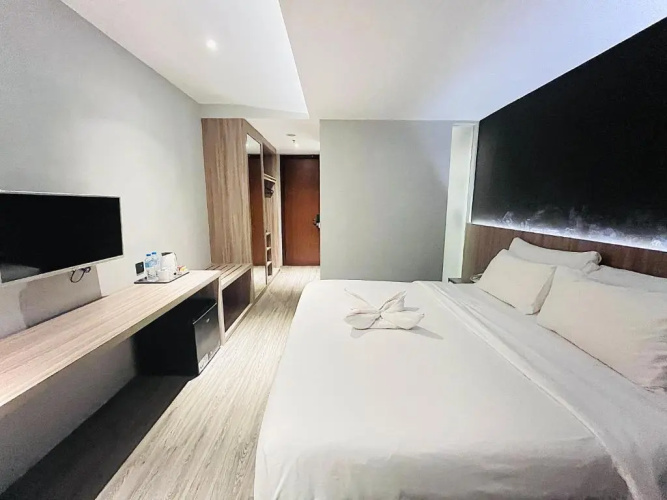 Rogers Hotel Manado