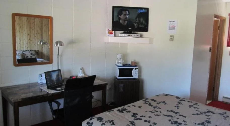 Hide Away Inn