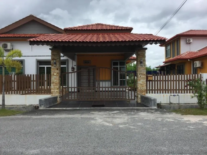4 Bedrooms Cottage