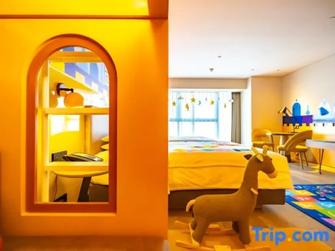 Deluxe Twin Family room