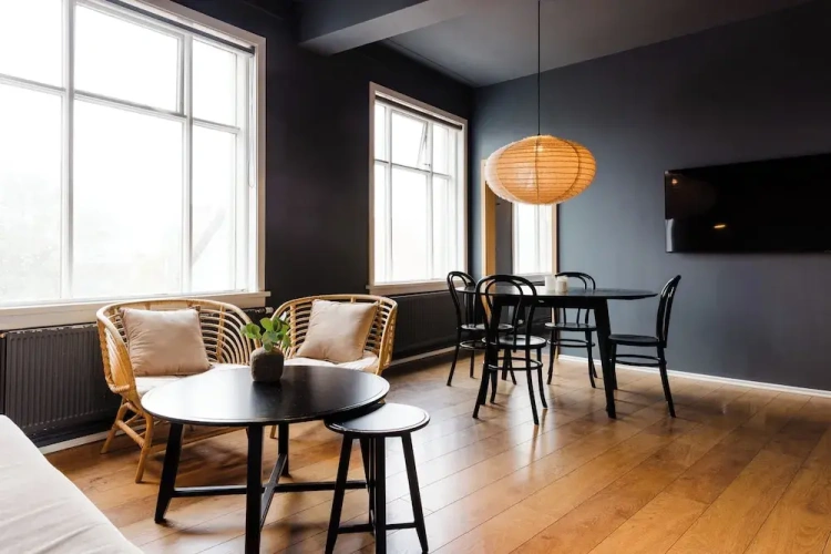 2 Bedrooms Classic Apartment