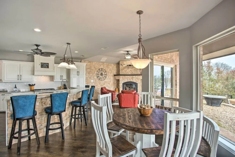 Lakefront Little Elm Escape w/ Views + Pool Table!