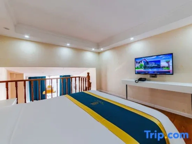 Deluxe Suite