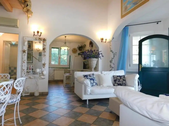 Wonderful Villa With Pool on Albarella