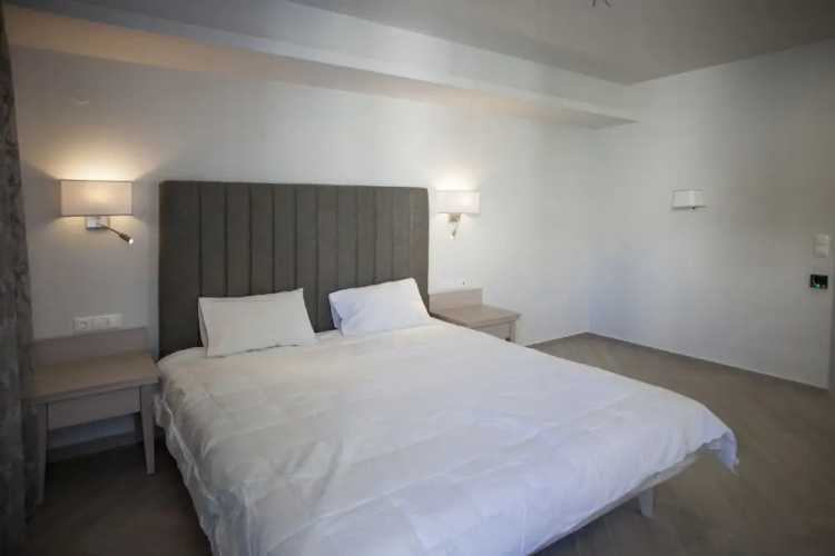 Eleonora Apartments